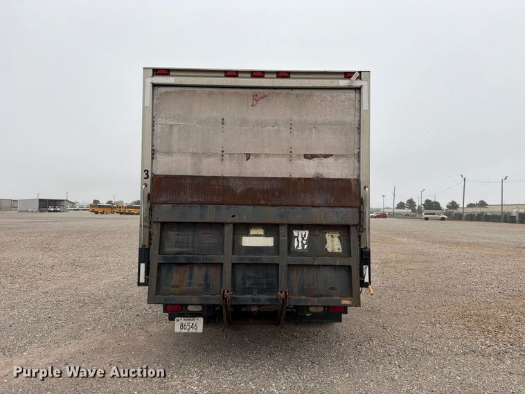 image for item FC0003 2005 Chevrolet G3500 box truck