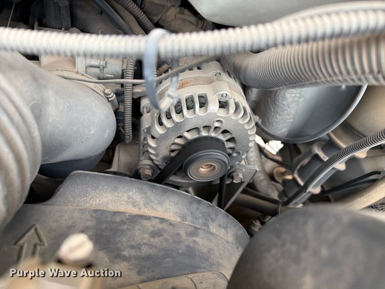 image for item FC0003 2005 Chevrolet G3500 box truck