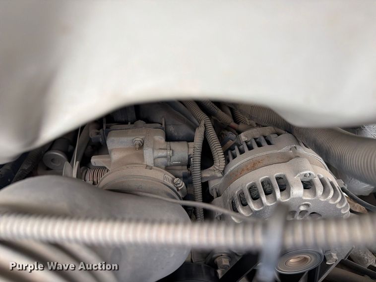 image for item FC0003 2005 Chevrolet G3500 box truck