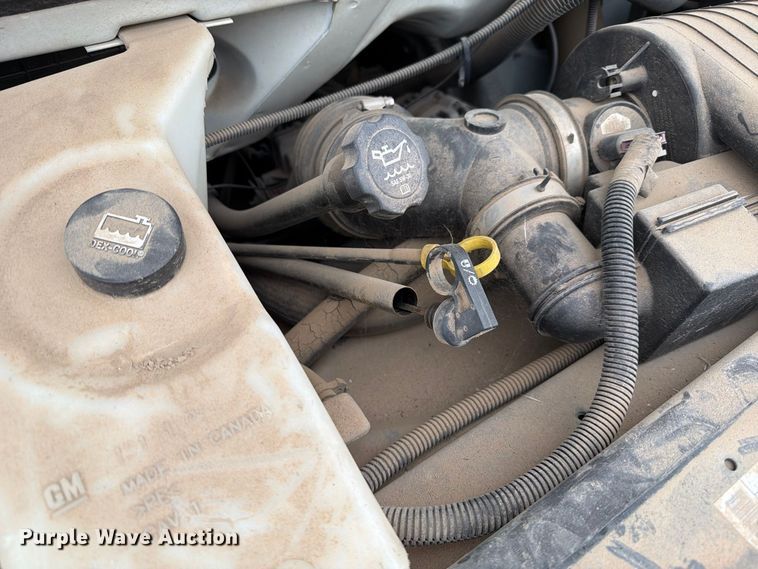 image for item FC0003 2005 Chevrolet G3500 box truck
