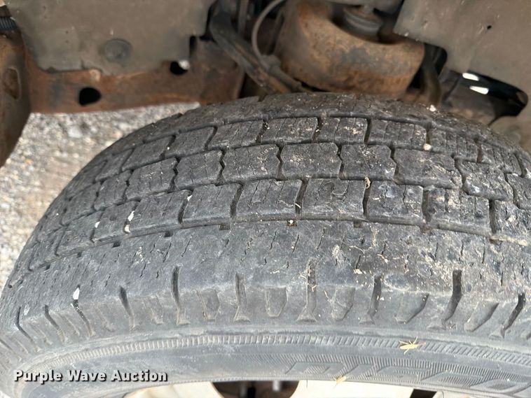 image for item FC0003 2005 Chevrolet G3500 box truck