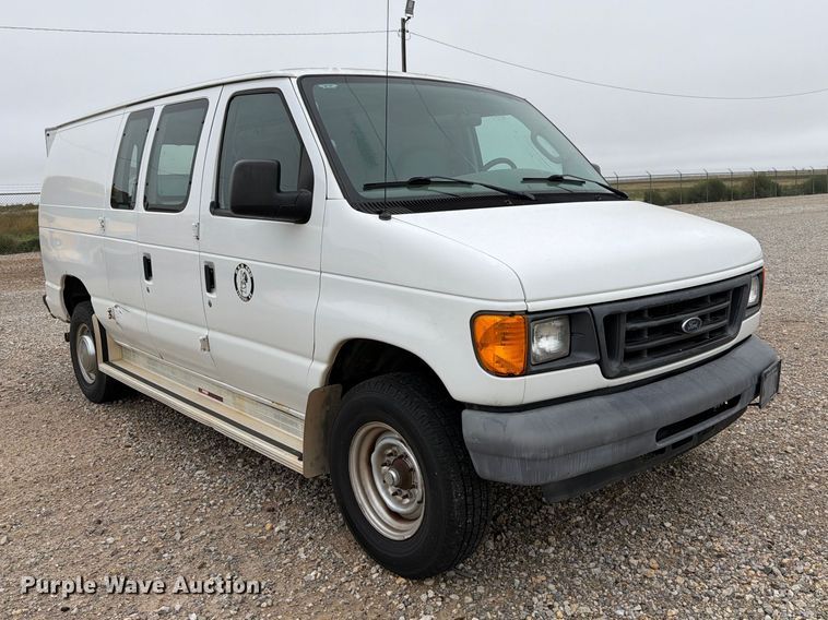 image for item FC0005 2006 Ford E350 Super Duty van