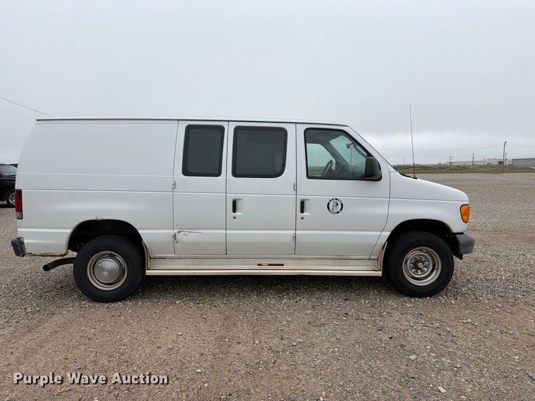 image for item FC0005 2006 Ford E350 Super Duty van