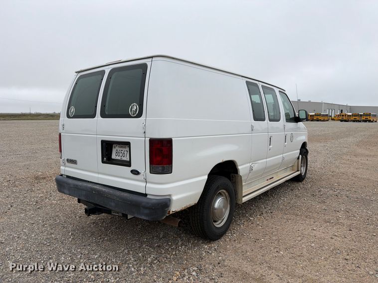 image for item FC0005 2006 Ford E350 Super Duty van