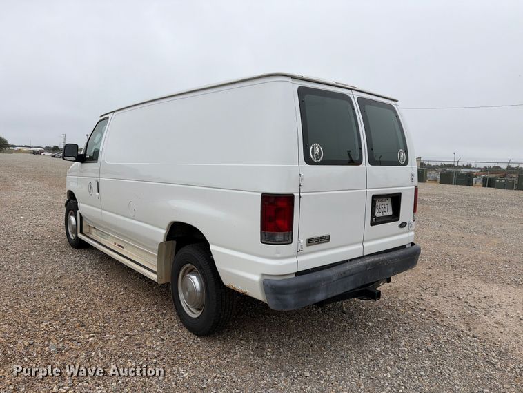 image for item FC0005 2006 Ford E350 Super Duty van