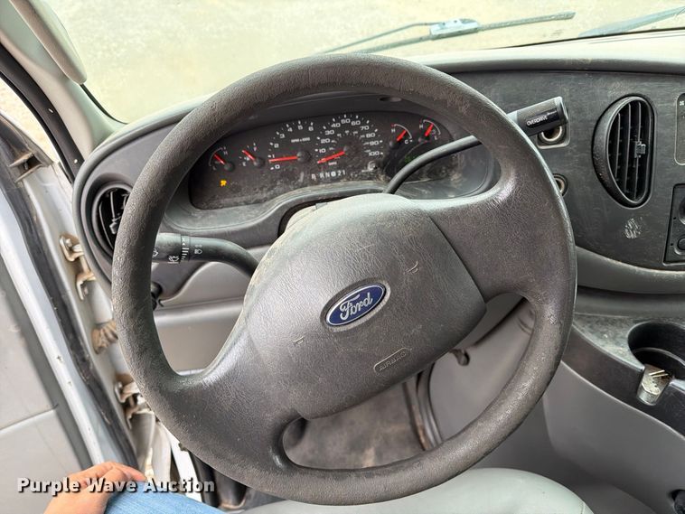 image for item FC0005 2006 Ford E350 Super Duty van