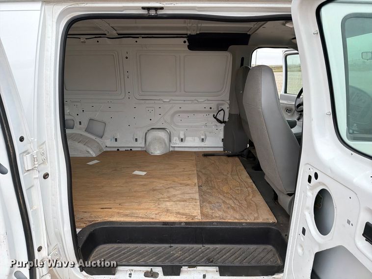 image for item FC0005 2006 Ford E350 Super Duty van