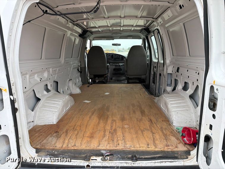 image for item FC0005 2006 Ford E350 Super Duty van