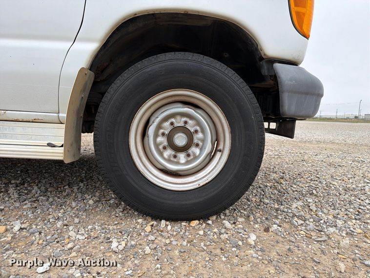 image for item FC0005 2006 Ford E350 Super Duty van