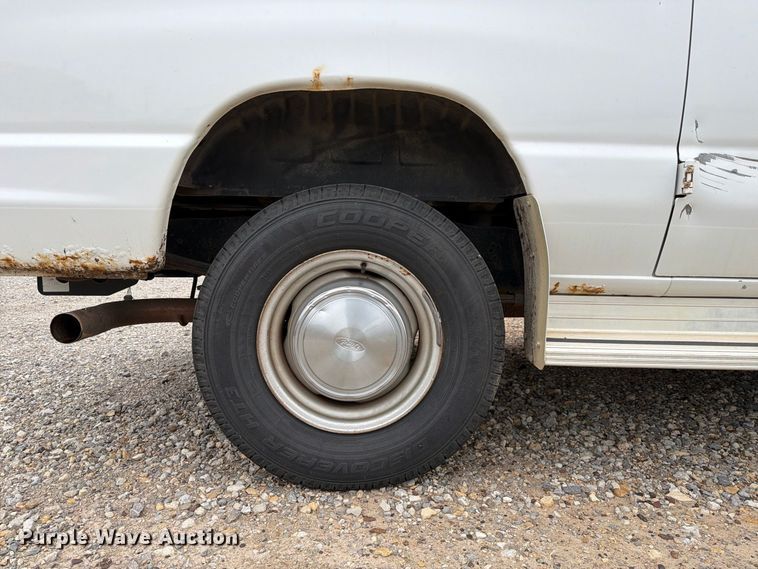 image for item FC0005 2006 Ford E350 Super Duty van