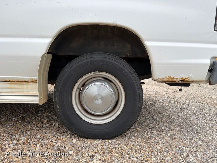 image for item FC0005 2006 Ford E350 Super Duty van