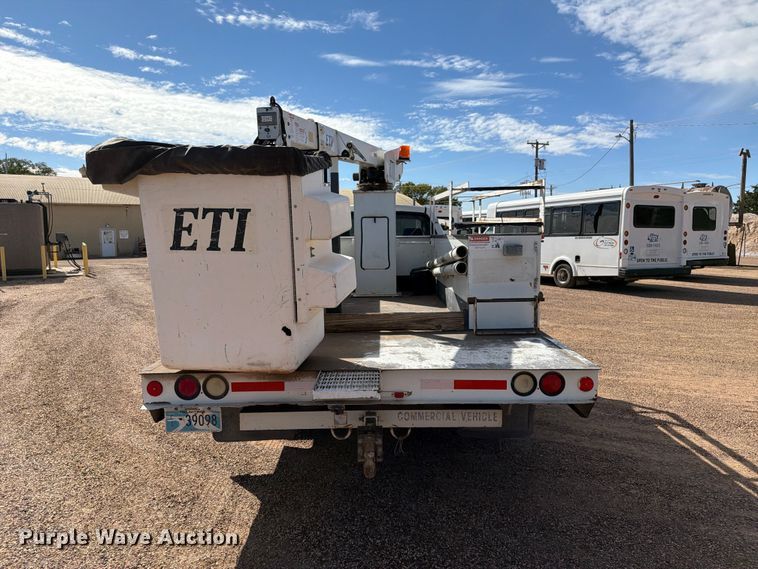 image for item FC0039 2008 Dodge Ram 5500HD bucket truck