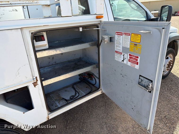 image for item FC0039 2008 Dodge Ram 5500HD bucket truck