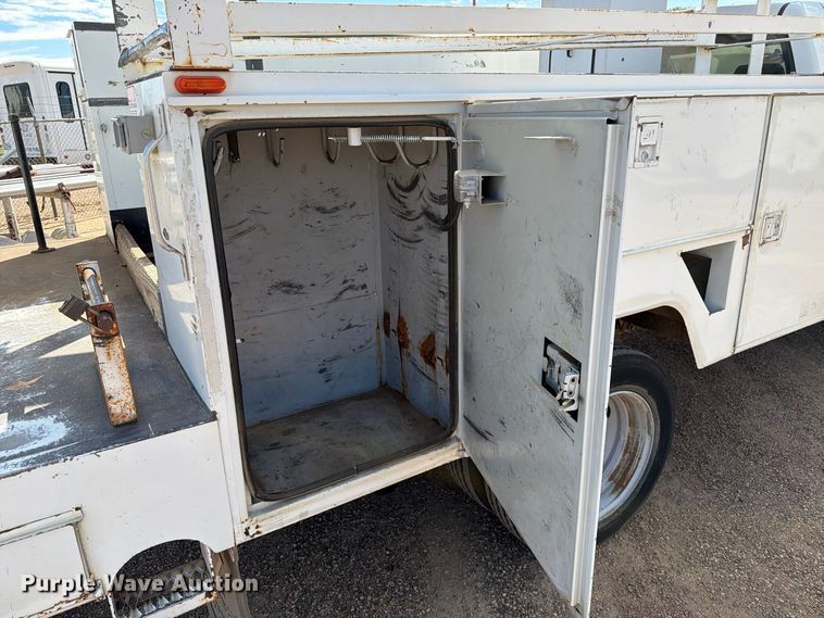 image for item FC0039 2008 Dodge Ram 5500HD bucket truck