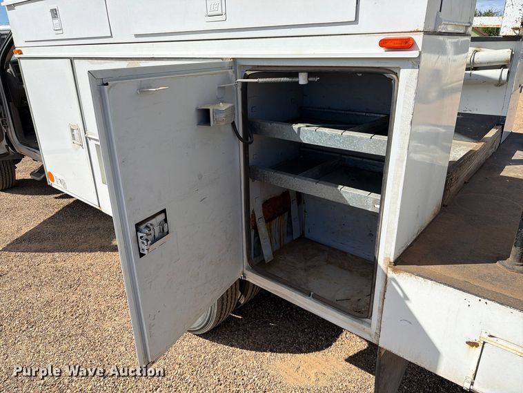 image for item FC0039 2008 Dodge Ram 5500HD bucket truck