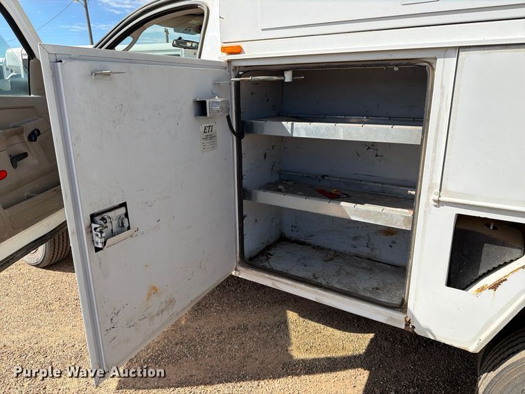image for item FC0039 2008 Dodge Ram 5500HD bucket truck