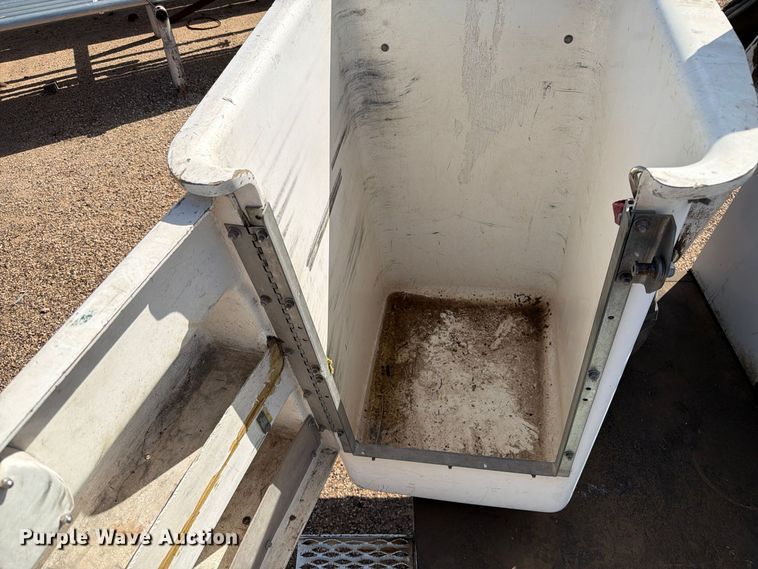 image for item FC0039 2008 Dodge Ram 5500HD bucket truck