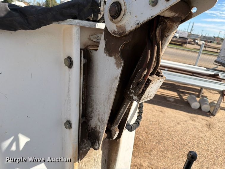 image for item FC0039 2008 Dodge Ram 5500HD bucket truck