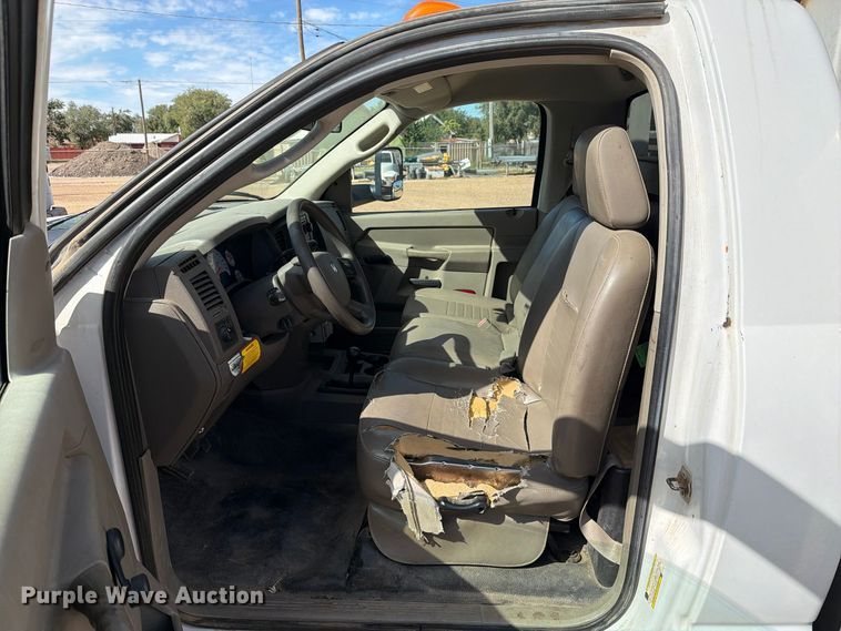 image for item FC0039 2008 Dodge Ram 5500HD bucket truck
