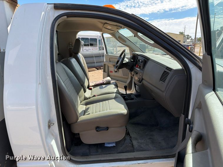 image for item FC0039 2008 Dodge Ram 5500HD bucket truck