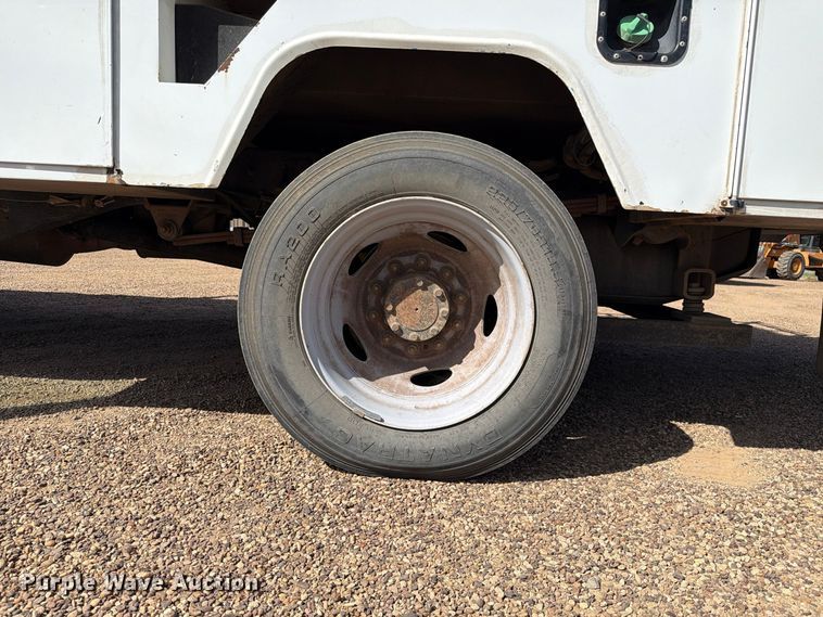 image for item FC0039 2008 Dodge Ram 5500HD bucket truck