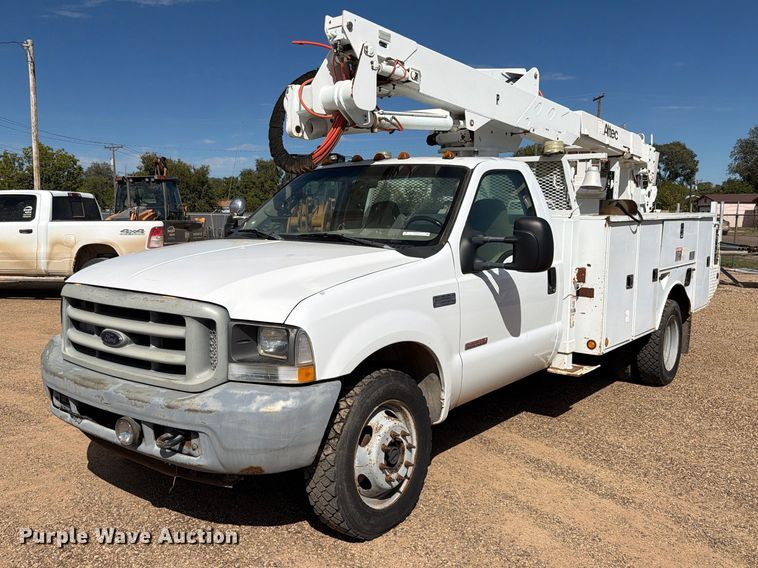 image for item FC0040 2004 Ford F550 Super Duty XL bucket truck