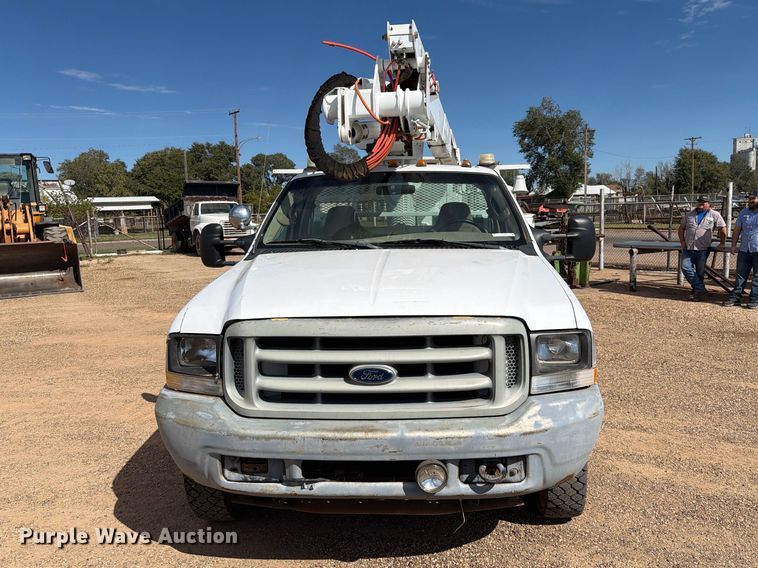 image for item FC0040 2004 Ford F550 Super Duty XL bucket truck