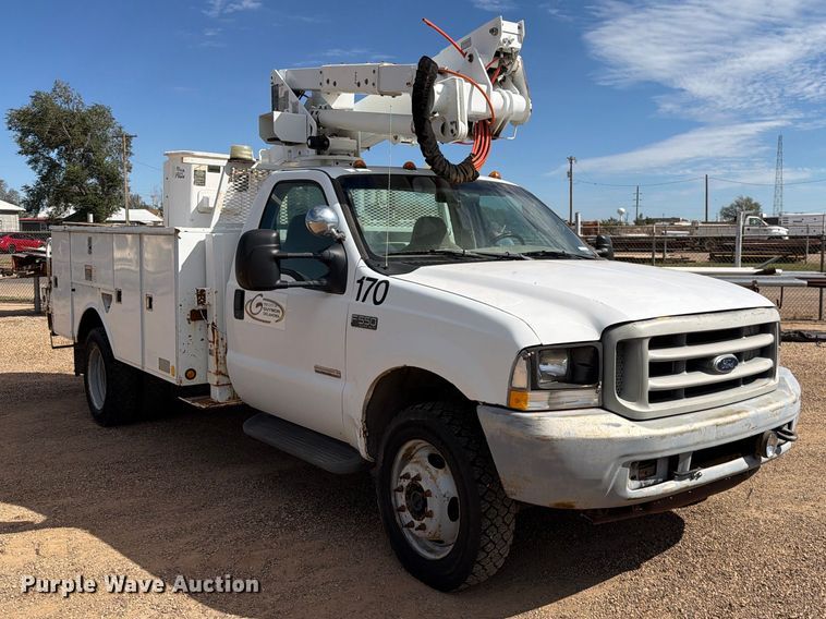 image for item FC0040 2004 Ford F550 Super Duty XL bucket truck