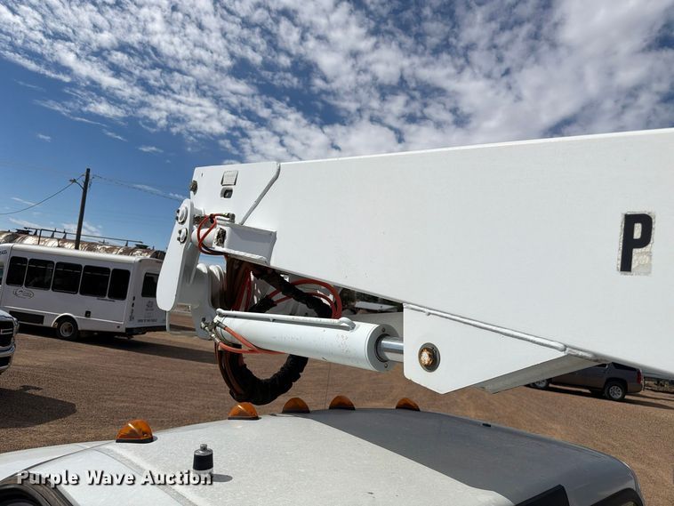 image for item FC0040 2004 Ford F550 Super Duty XL bucket truck