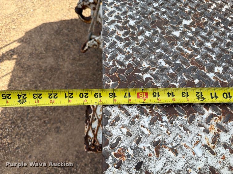image for item FC0040 2004 Ford F550 Super Duty XL bucket truck