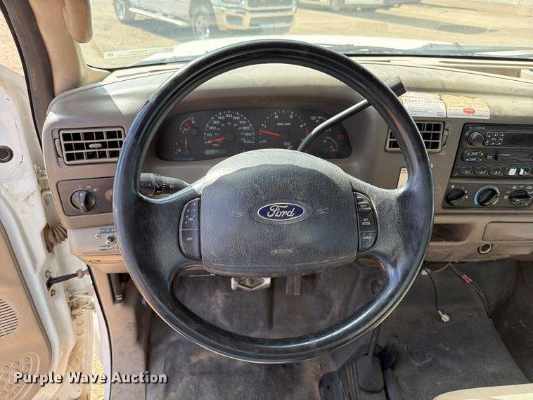 image for item FC0040 2004 Ford F550 Super Duty XL bucket truck