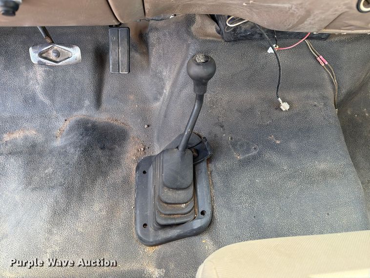 image for item FC0040 2004 Ford F550 Super Duty XL bucket truck