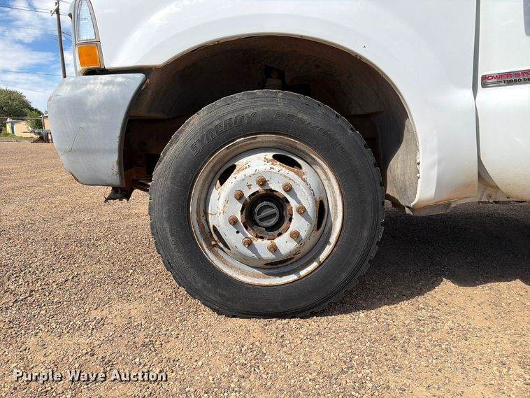image for item FC0040 2004 Ford F550 Super Duty XL bucket truck