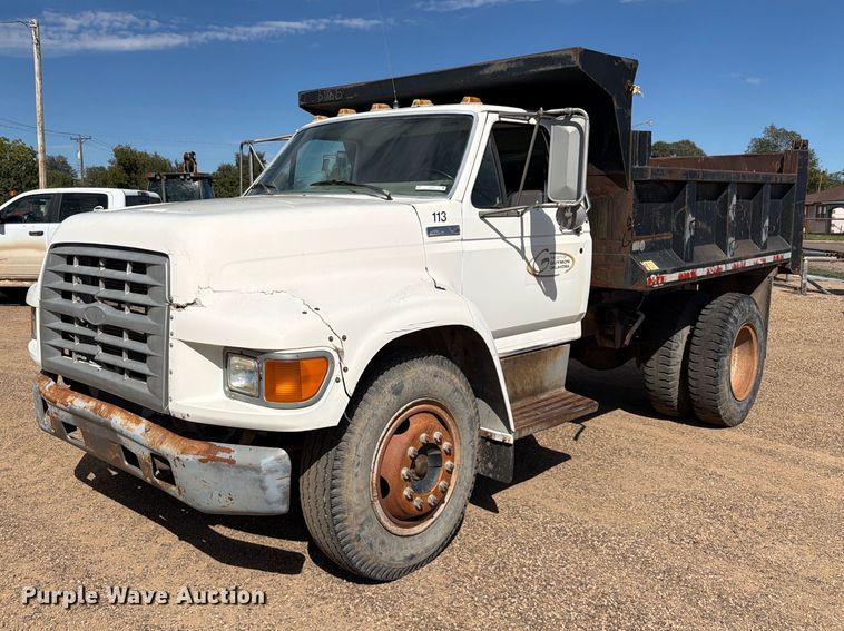 image for item FC0041 1996 Ford F800 dump truck