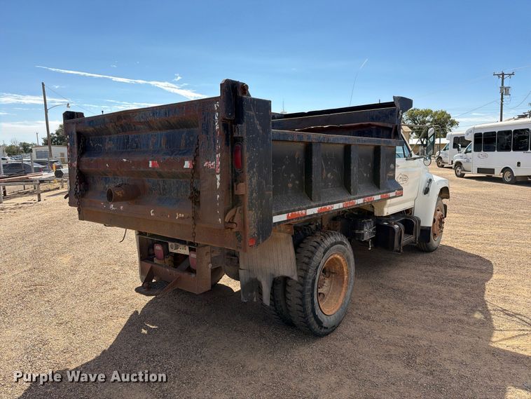 image for item FC0041 1996 Ford F800 dump truck