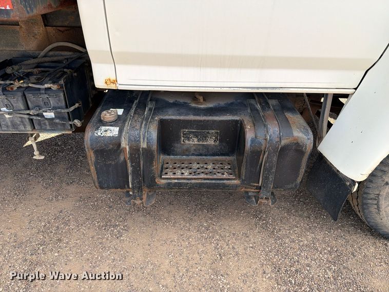 image for item FC0041 1996 Ford F800 dump truck