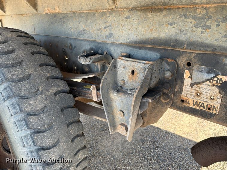 image for item FC0041 1996 Ford F800 dump truck