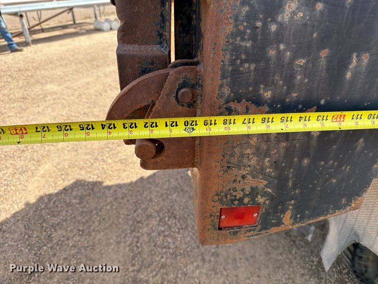 image for item FC0041 1996 Ford F800 dump truck