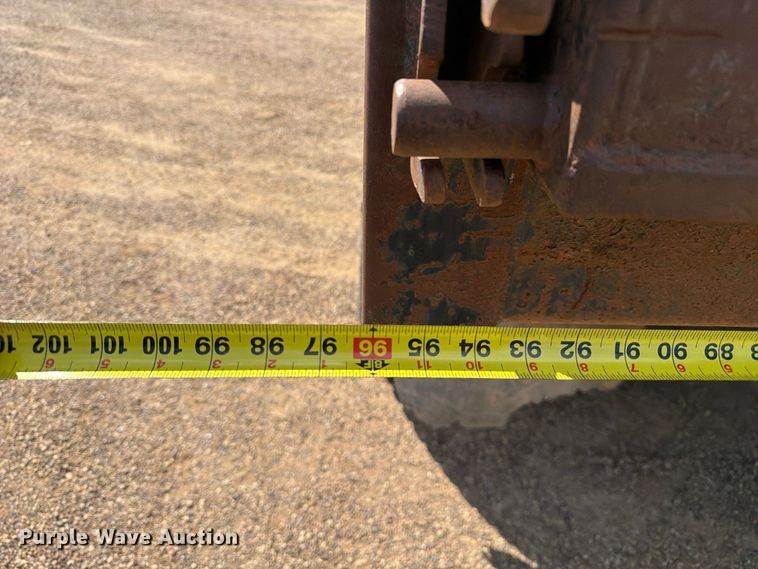 image for item FC0041 1996 Ford F800 dump truck