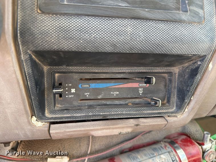 image for item FC0041 1996 Ford F800 dump truck