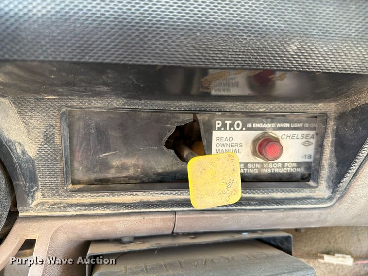 image for item FC0041 1996 Ford F800 dump truck