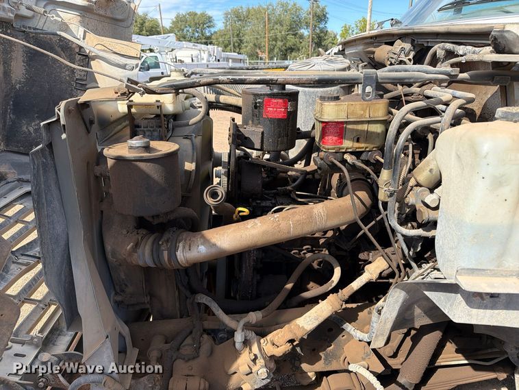 image for item FC0041 1996 Ford F800 dump truck