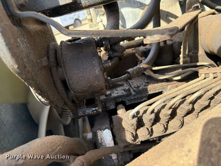image for item FC0041 1996 Ford F800 dump truck