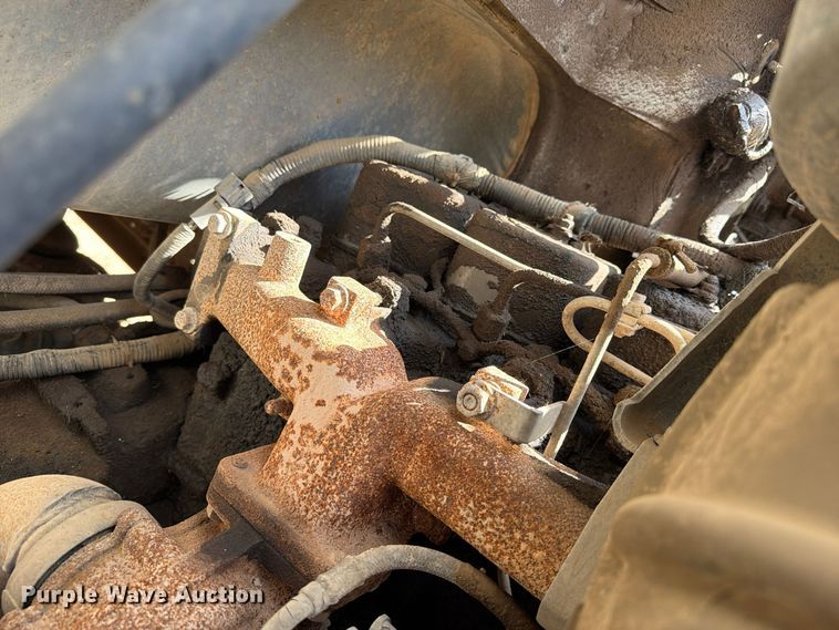 image for item FC0041 1996 Ford F800 dump truck