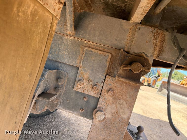 image for item FC0041 1996 Ford F800 dump truck