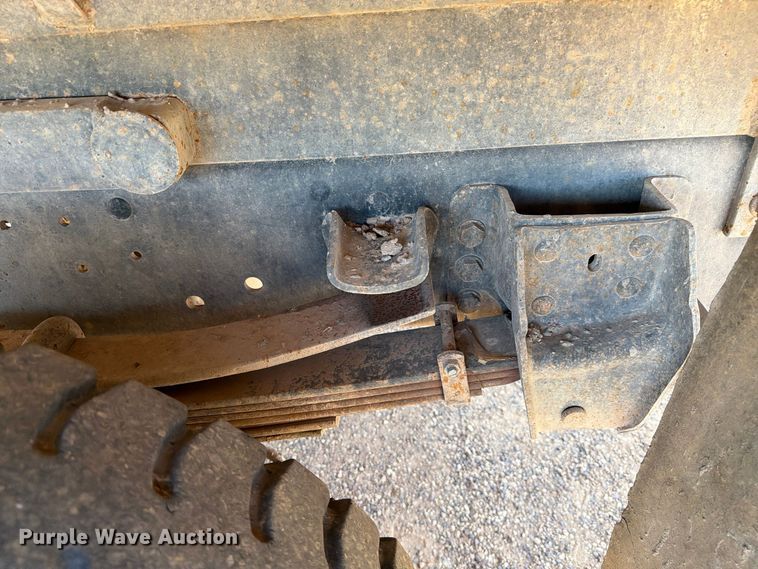 image for item FC0041 1996 Ford F800 dump truck