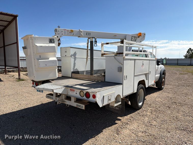 image for item FC0043 2007 Ford F450 Super Duty XL bucket truck