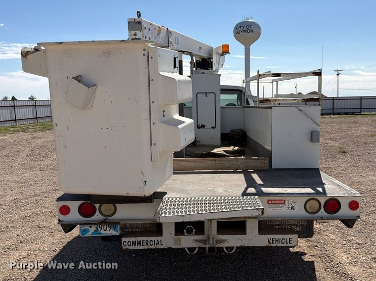 image for item FC0043 2007 Ford F450 Super Duty XL bucket truck