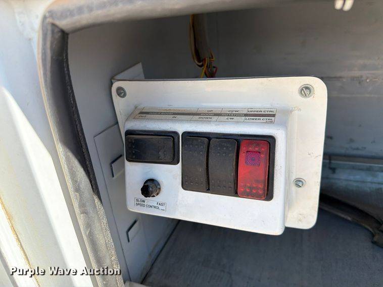 image for item FC0043 2007 Ford F450 Super Duty XL bucket truck