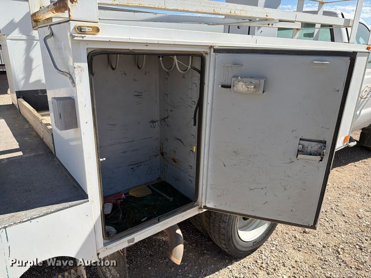 image for item FC0043 2007 Ford F450 Super Duty XL bucket truck